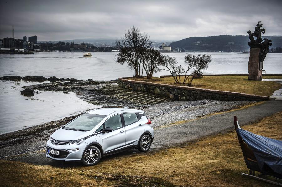 Opel Ampera-e 2017 года  (фото 21 из 23)